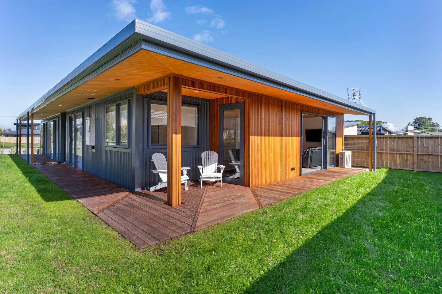 Custom Designed Holiday Home, Next To Cycleway. 2