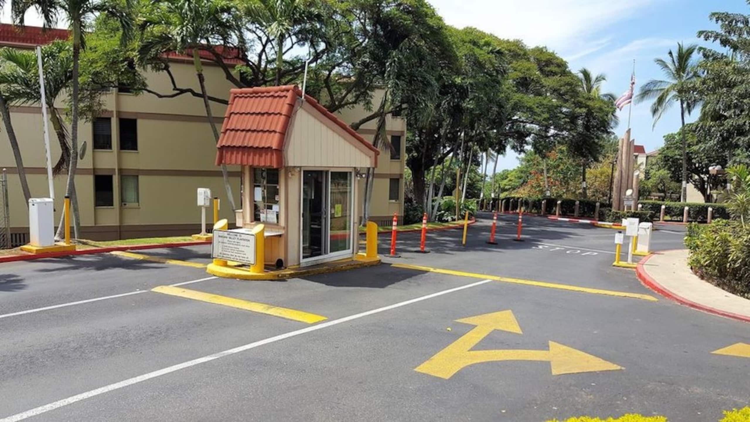 Condo in Waianae · ★5.0 · 2 bedrooms · 3 beds · 1 private bath - Image 21