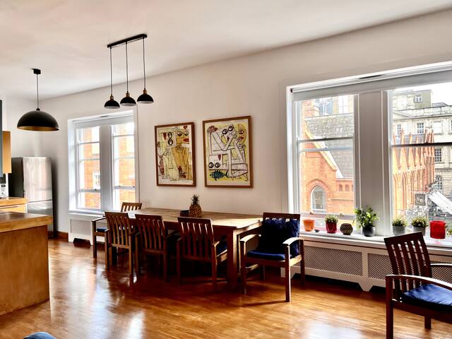 Beautiful City Townhouse gallery image 5
