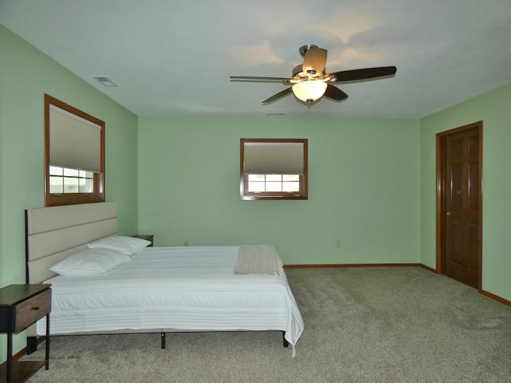 غرفة النوم الرئيسية (غرفة النوم رقم ستة).