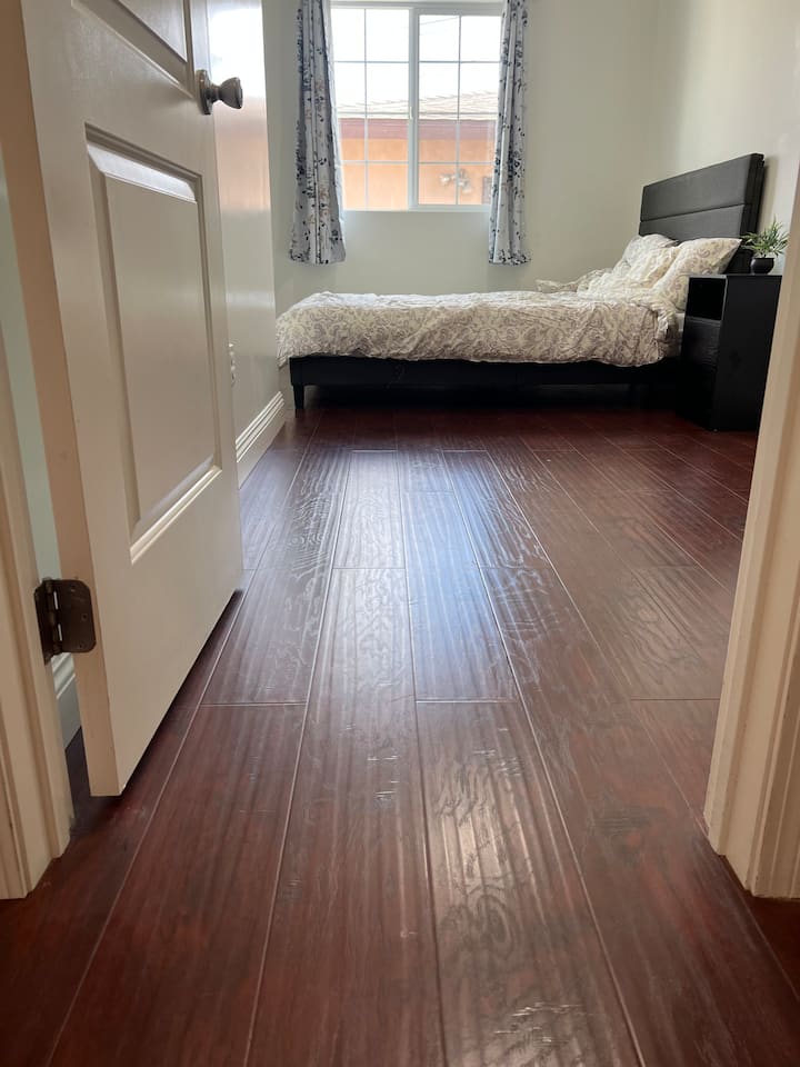 Spavaća soba - veličina bračnog kreveta (160x200)