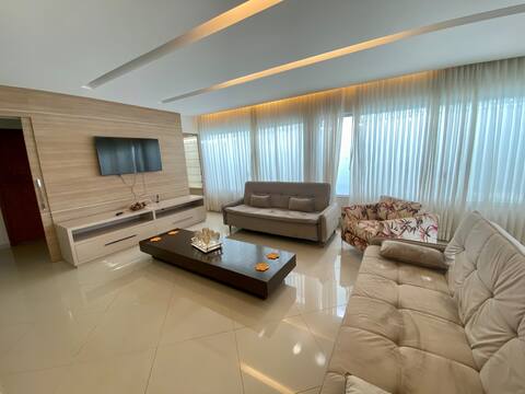 2/4 c/ air 4 guest condominium,12 km from the airport.