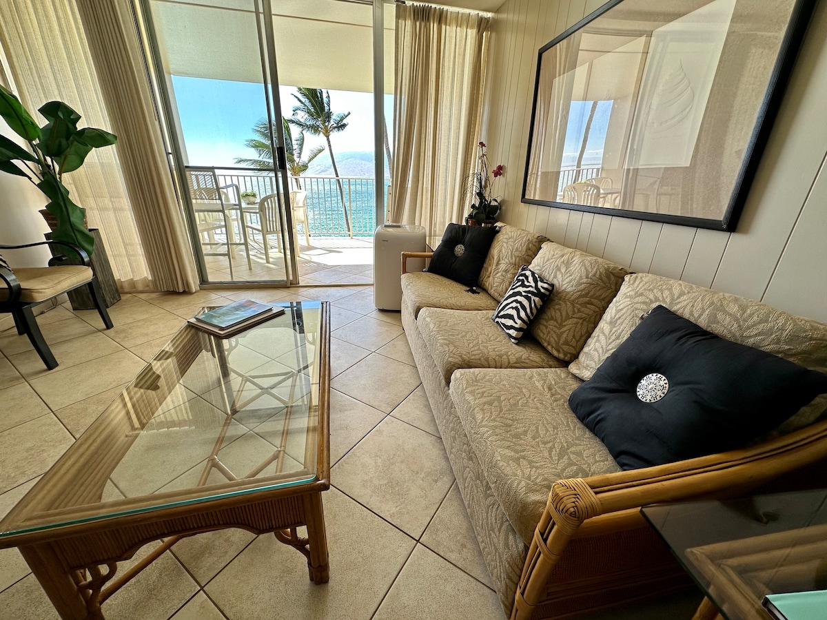 Attached lanai lets beautiful natural light in while you enjoy the incredible views