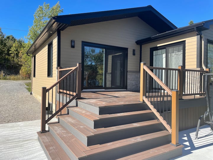 Waterfront cottage perfect for lovers Houses for Rent in Saint