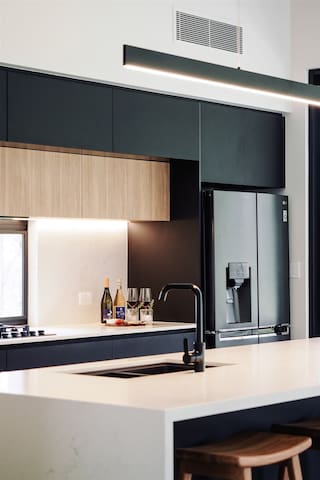 Black Cockatoo Retreat – 5 Star Luxury Acreage gallery image 2