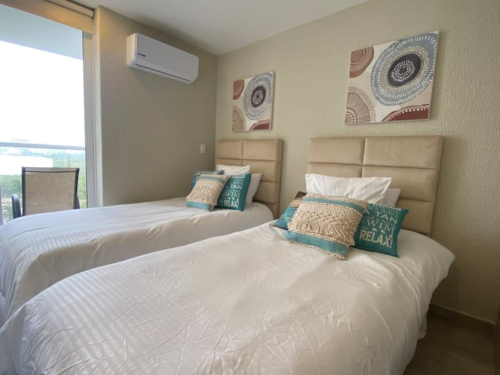 ✨ในช่วงที่สองนี้ลูกๆหรือผู้เข้าพักของคุณจะได้พักผ่อนอย่างสงบ ที่พักที่สะดวกสบายอบอุ่นและสมบูรณ์แบบสำหรับเติมพลังหลังจากการผจญภัยมาทั้งวัน

✨ ในห้องนอนที่ 2 นี้ลูกๆหรือผู้เข้าพักจะได้พักผ่อนอย่างสงบ 
