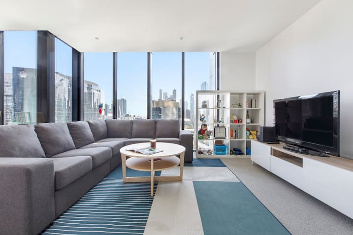 Spacious Modern 2BR Urban Retreat with View