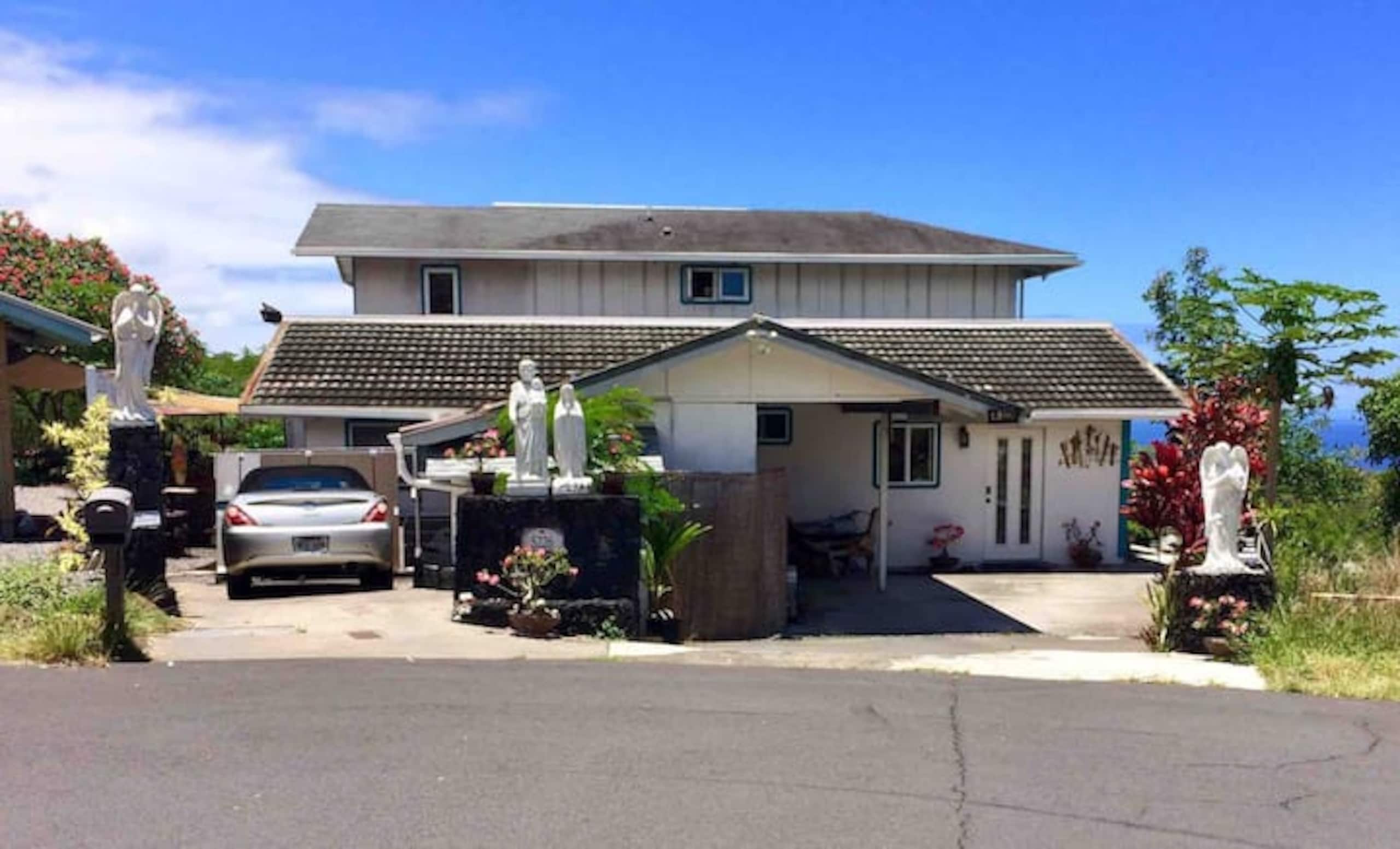 Home in Kailua-Kona · ★4.95 · 2 bedrooms · 2 beds · 1.5 private baths - Image 20