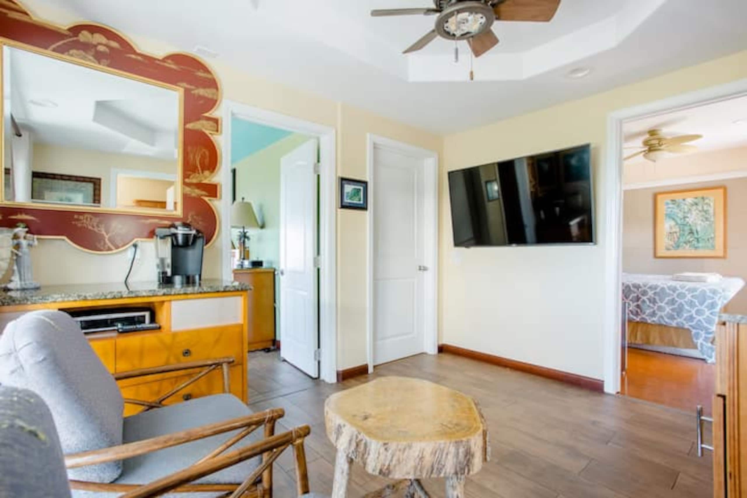Home in Kailua-Kona · ★4.95 · 2 bedrooms · 2 beds · 1.5 private baths - Image 15