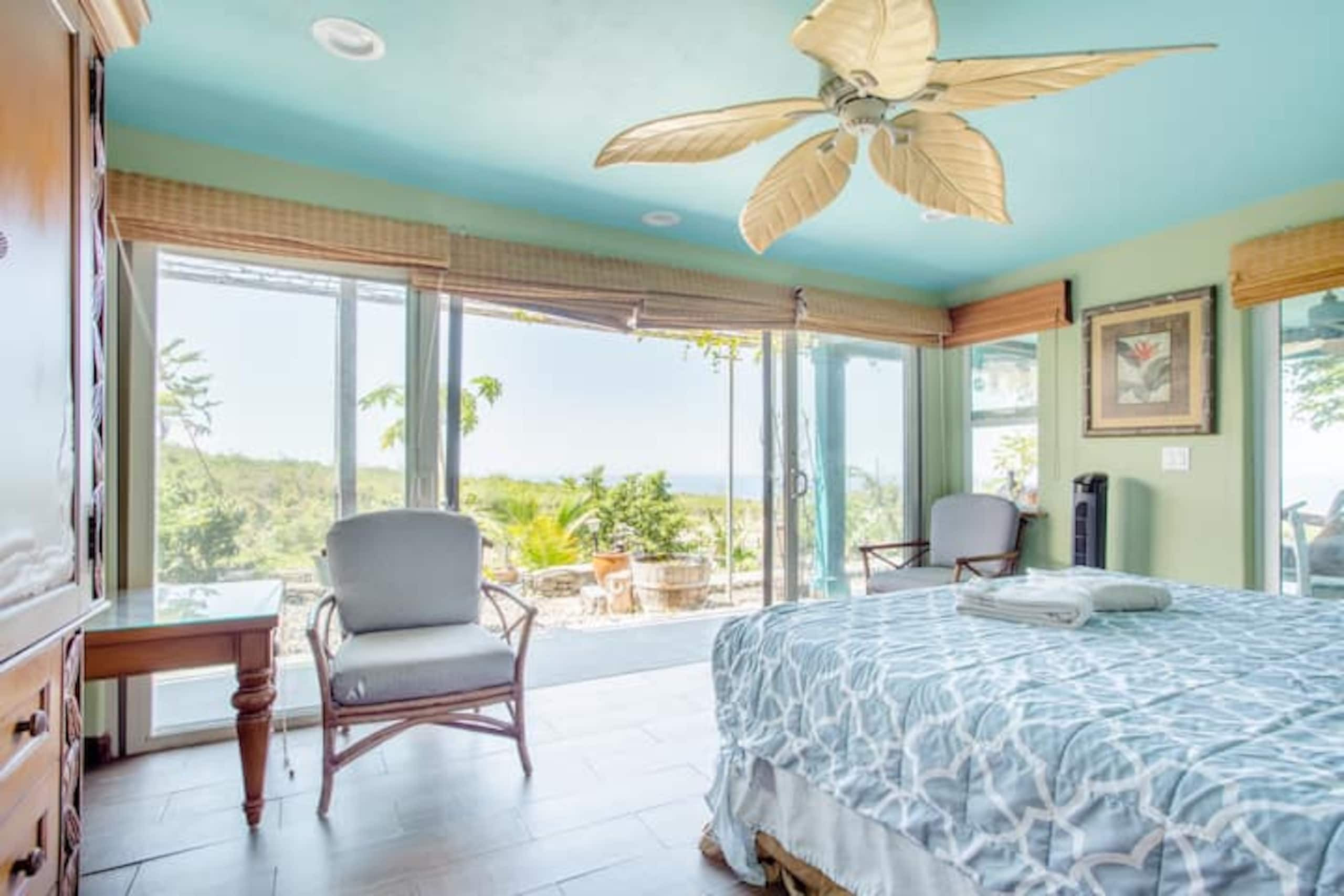 Home in Kailua-Kona · ★4.95 · 2 bedrooms · 2 beds · 1.5 private baths - Image 7