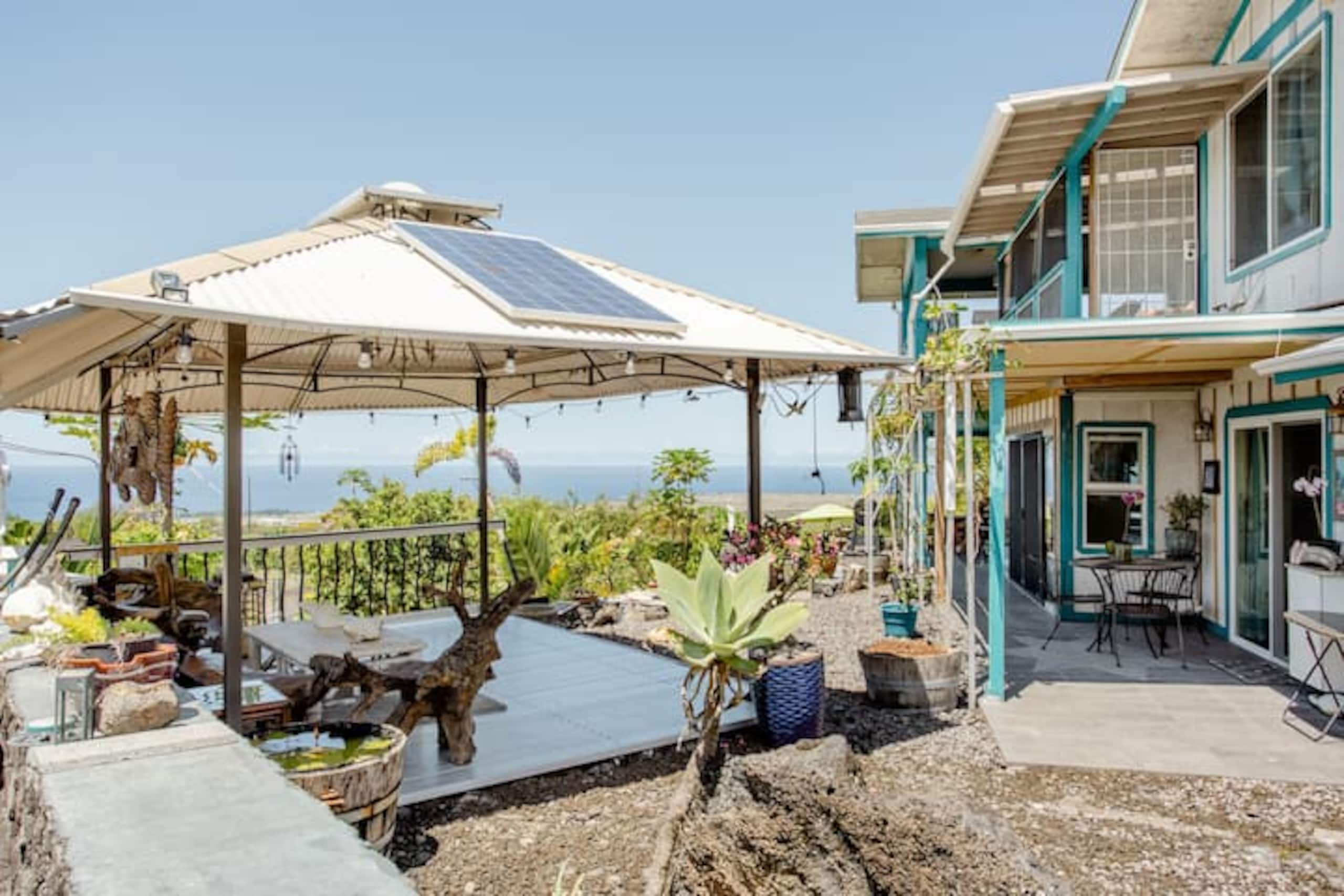Home in Kailua-Kona · ★4.95 · 2 bedrooms · 2 beds · 1.5 private baths - Image 18