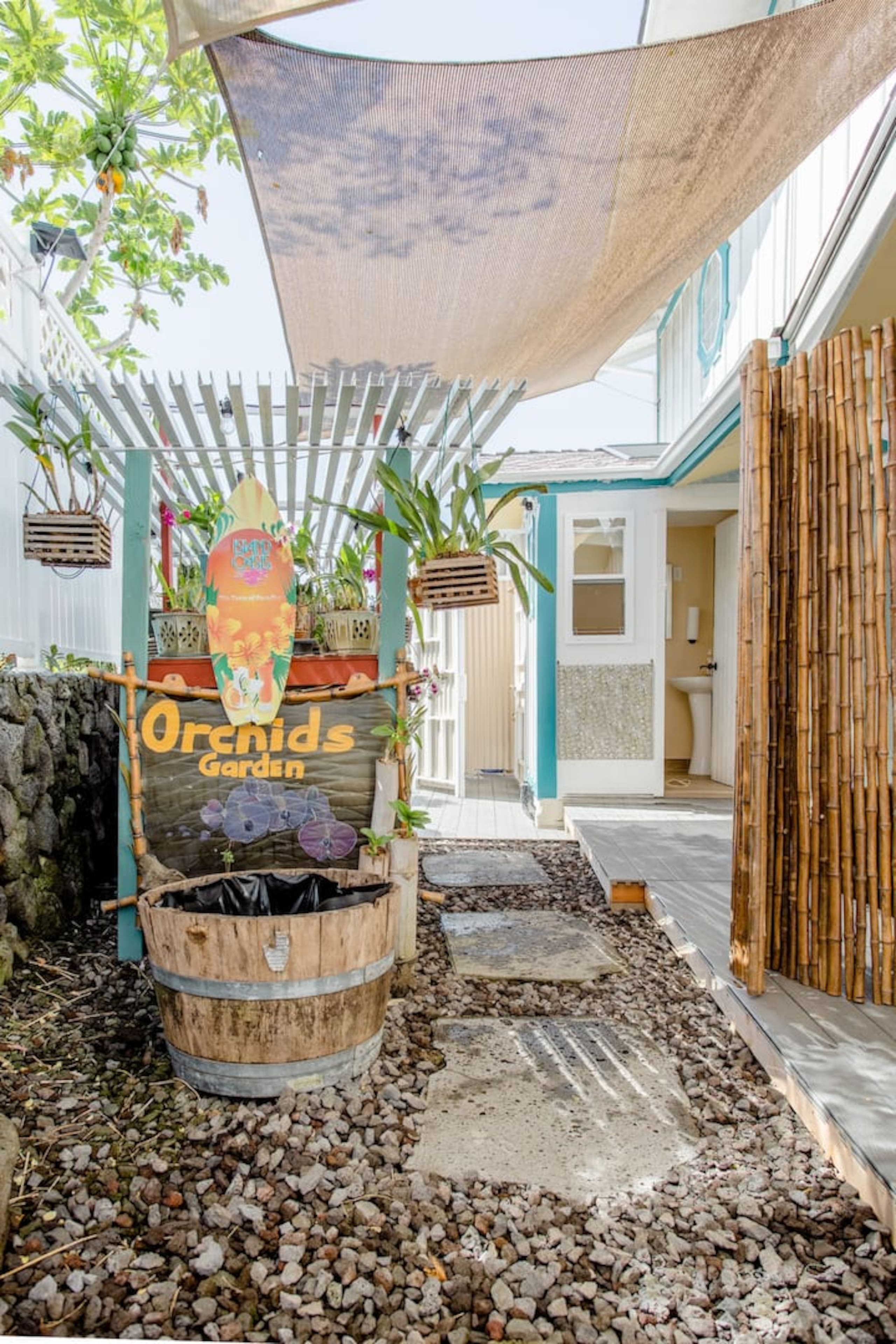 Home in Kailua-Kona · ★4.95 · 2 bedrooms · 2 beds · 1.5 private baths - Image 14