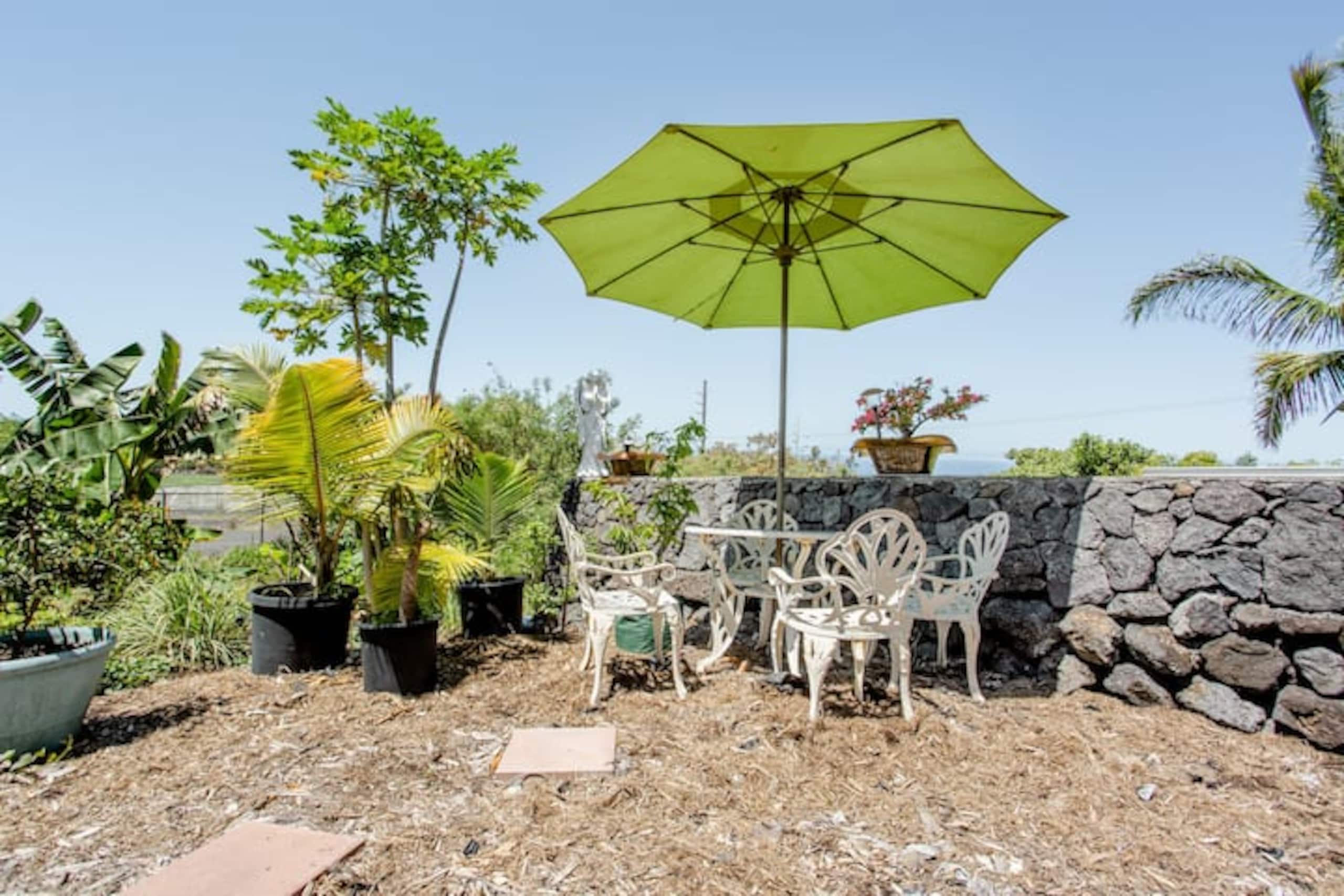Home in Kailua-Kona · ★4.95 · 2 bedrooms · 2 beds · 1.5 private baths - Image 6