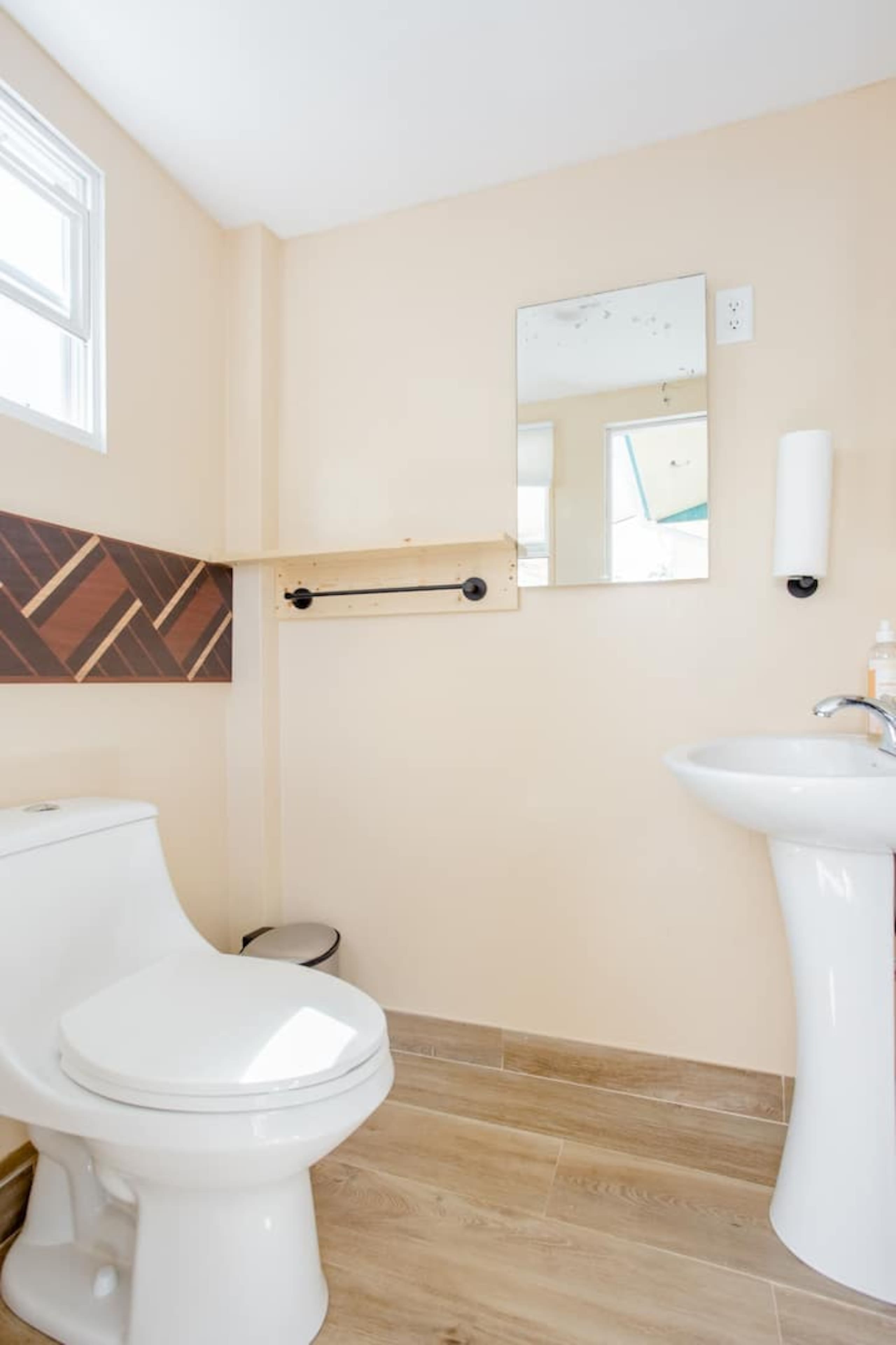 Home in Kailua-Kona · ★4.95 · 2 bedrooms · 2 beds · 1.5 private baths - Image 13