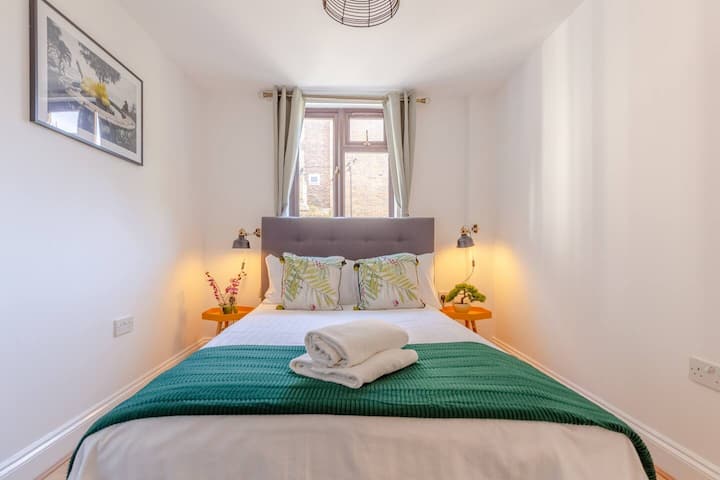 Uniquely Designed 2bd House, South East London - Londra