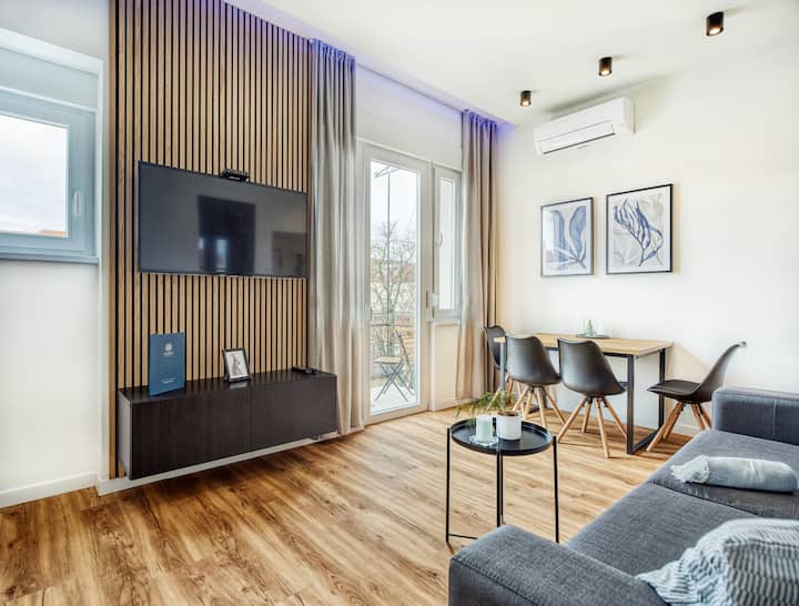 Rio One Bdrm Apart. With Balcony - Zagreb