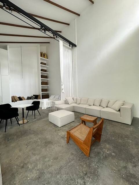 The White Loft - Bantai