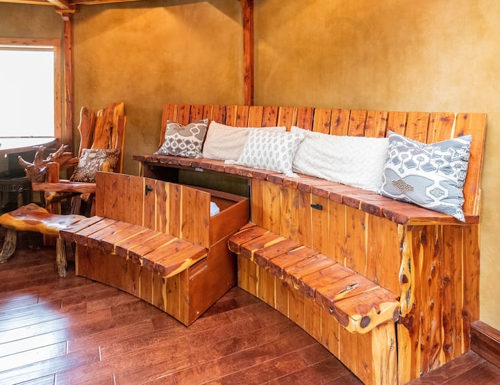 Cozy Castle In The Hudson Valley - New Paltz