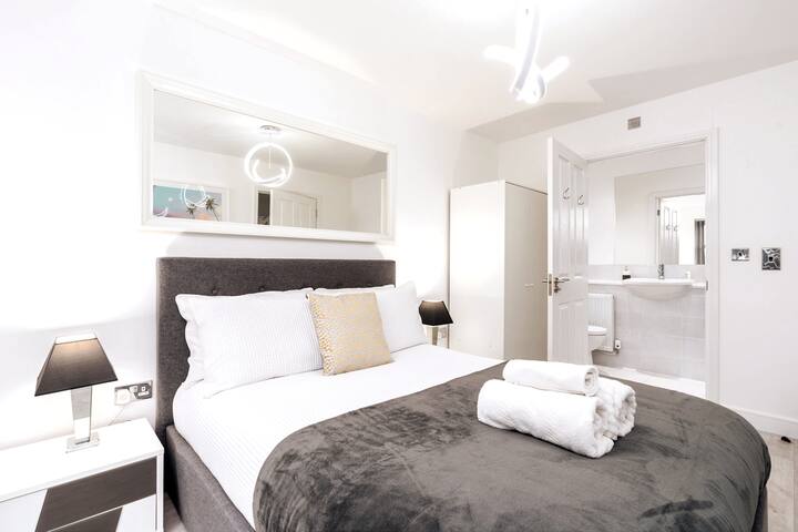 4 Bedroom, 3 Bathroom House for Contractors gallery image 4