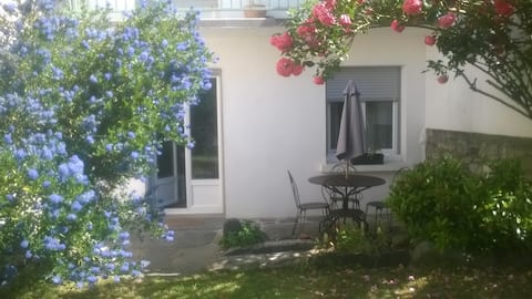 Bright renovated cottage with garden, rated 3 stars