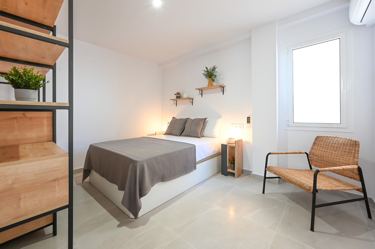 Pusho në një dhomë gjumi të rehatshme dhe të qetë në qendër të qytetit.