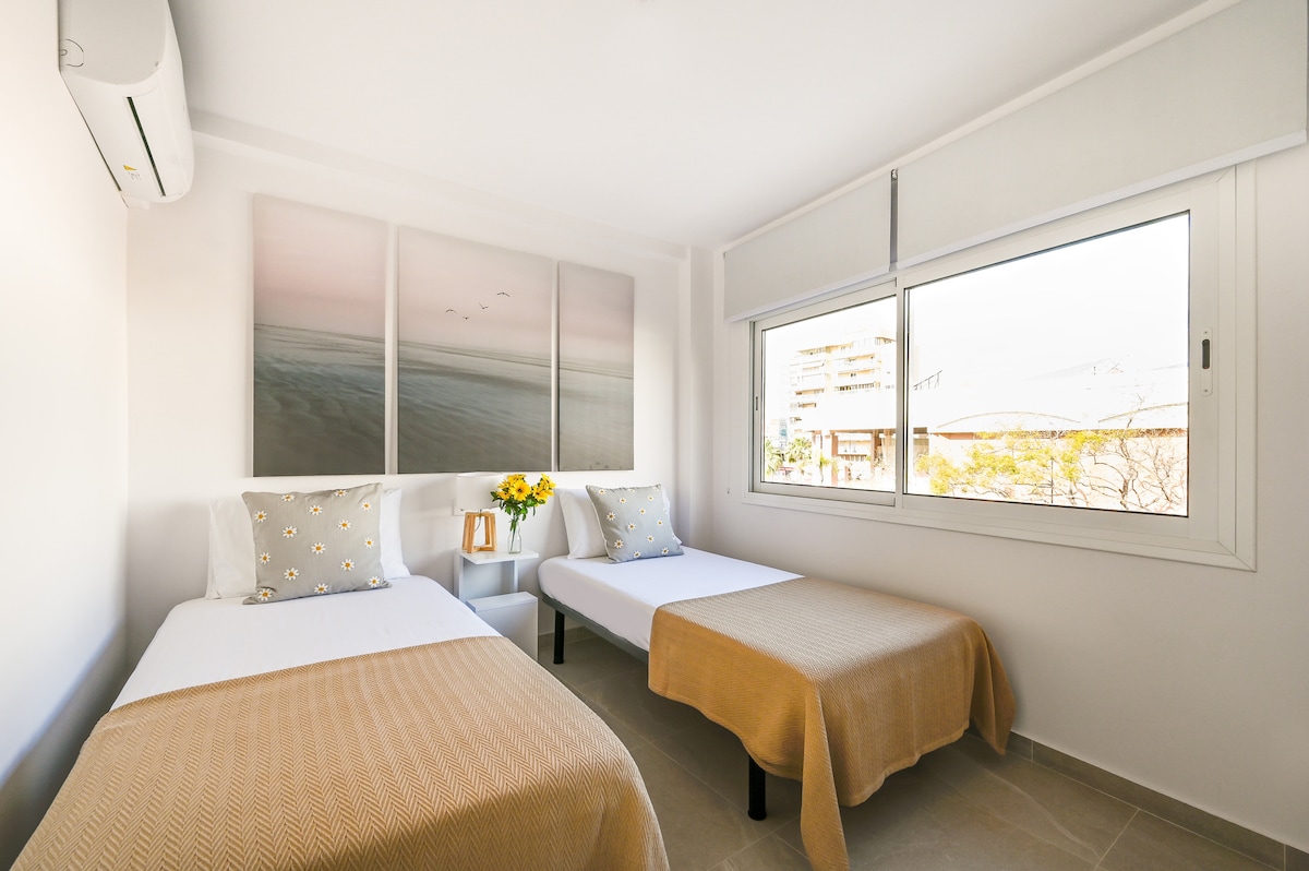 Dhomë gjumi me një atmosferë të ngrohtë dhe detaje të krijuara për ty.