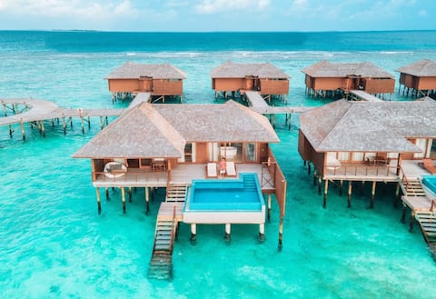 Spacious Water Villa Over Stilt - Private Pool