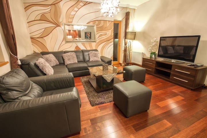 Apart Serwis Zakopane managed Airbnb listing 1