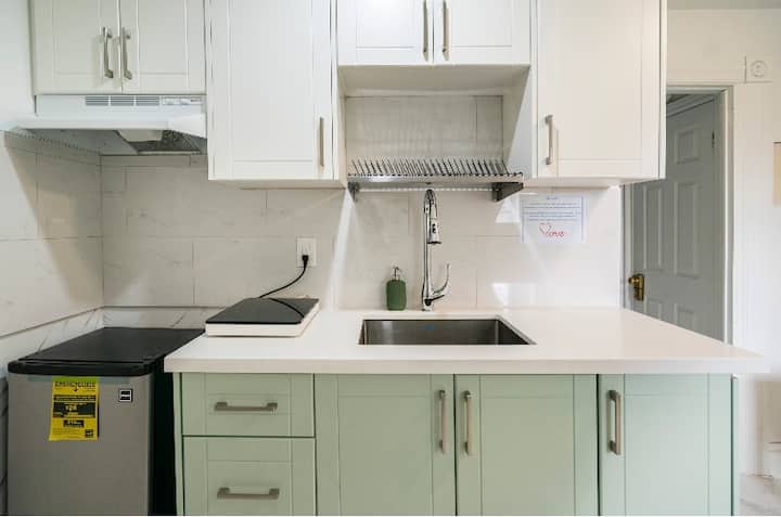 New Entire Unit Private Kitchen &Bathroom Downtown - Toronto
