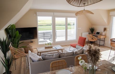 New apartment, beautiful south-facing view