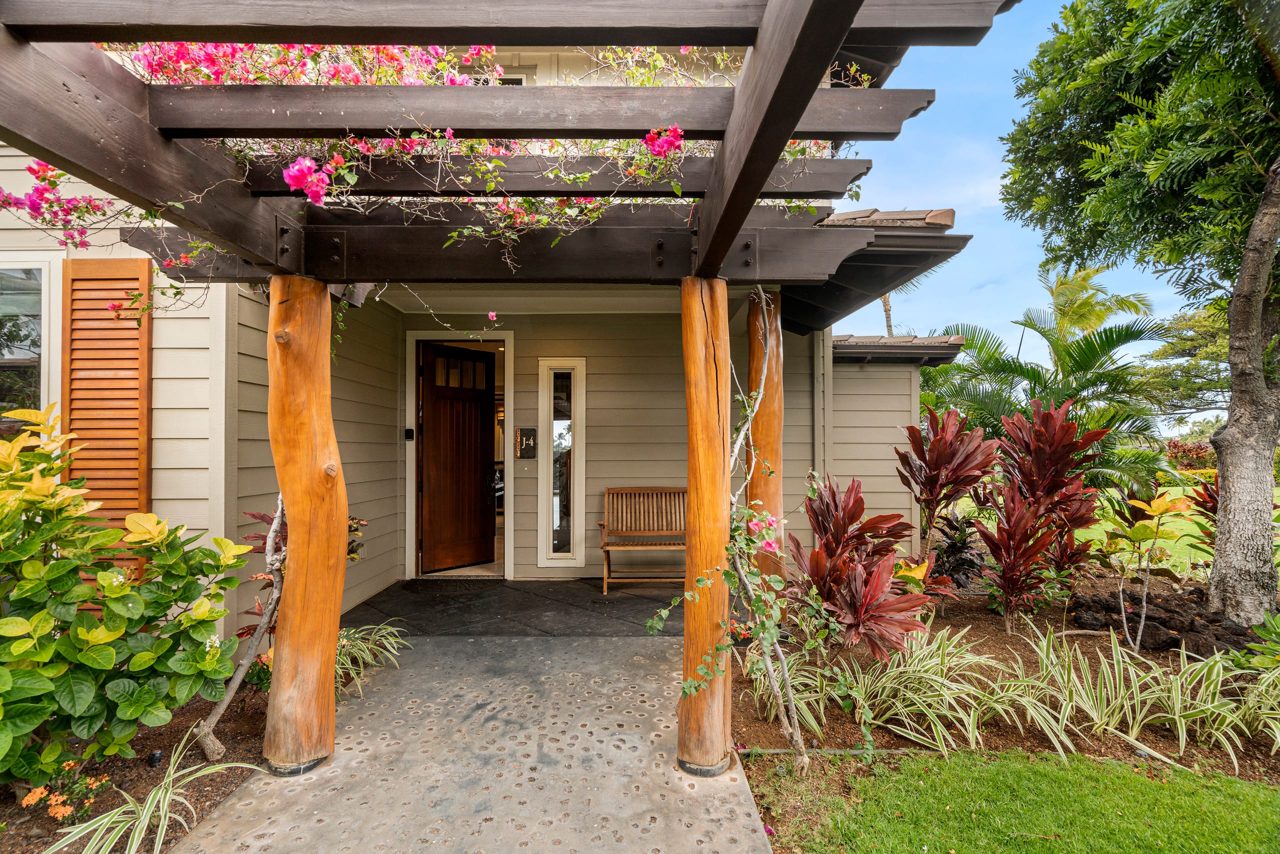 Condo in Waimea · ★5.0 · 3 bedrooms · 3 beds · 3 private baths - Image 6