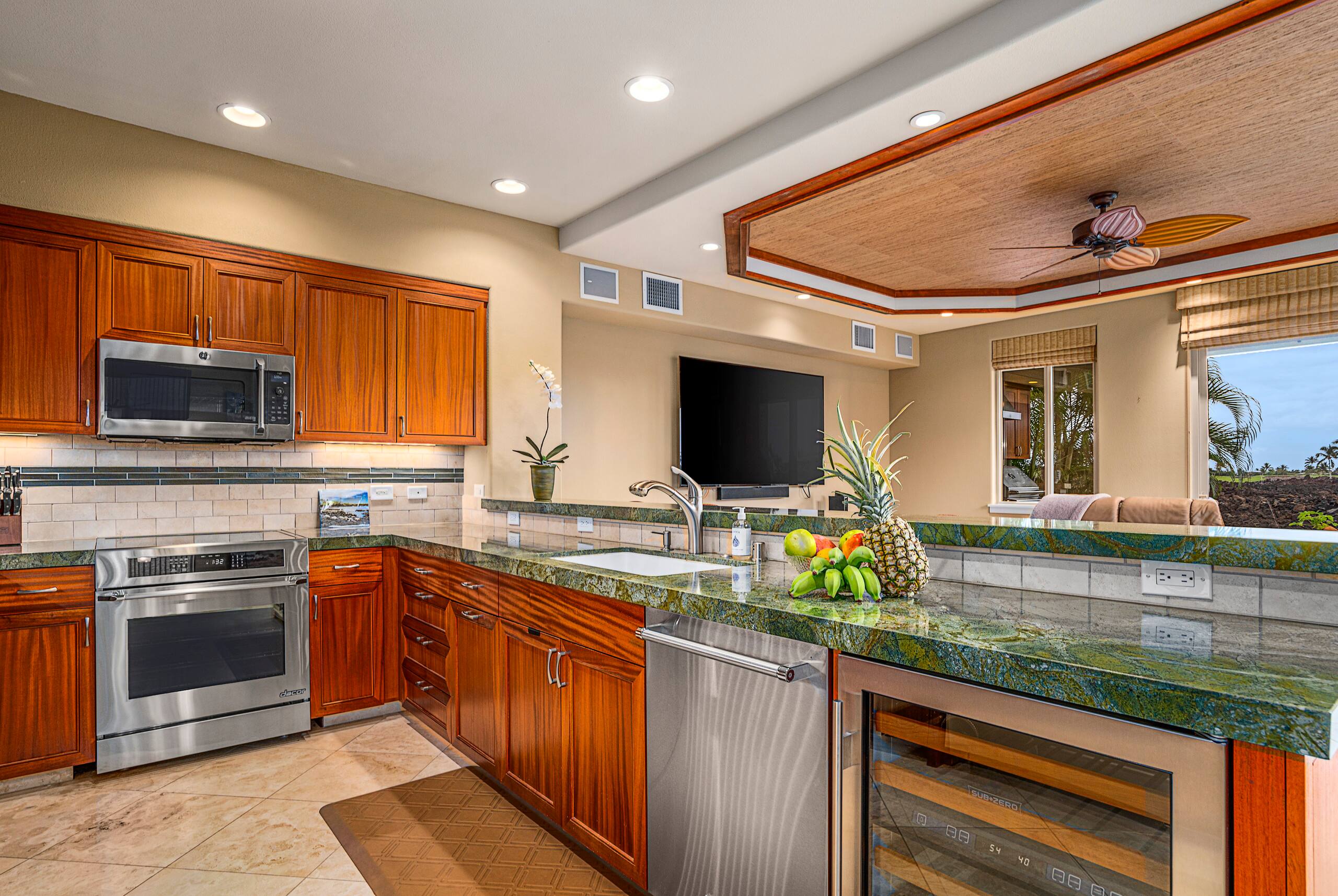 Condo in Waimea · ★5.0 · 3 bedrooms · 3 beds · 3 private baths - Image 10