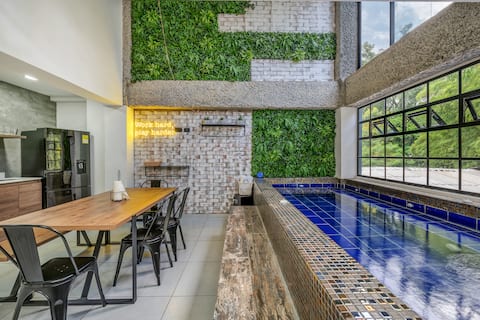 NOWA Huge PH | Indoor Pool & Jacuzzi, Lleras Park