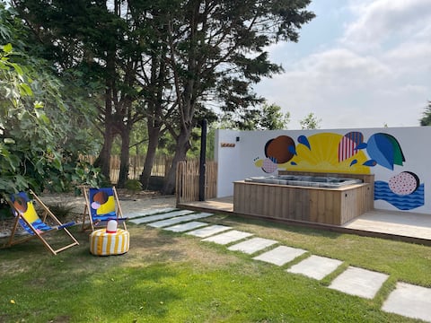 Popular Airbnb listing: Chez Claude / Private spa in Saint Jean De Monts