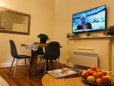 Top performing Airbnb: King bed,Ideal for long /short stays Richmond in Richmond