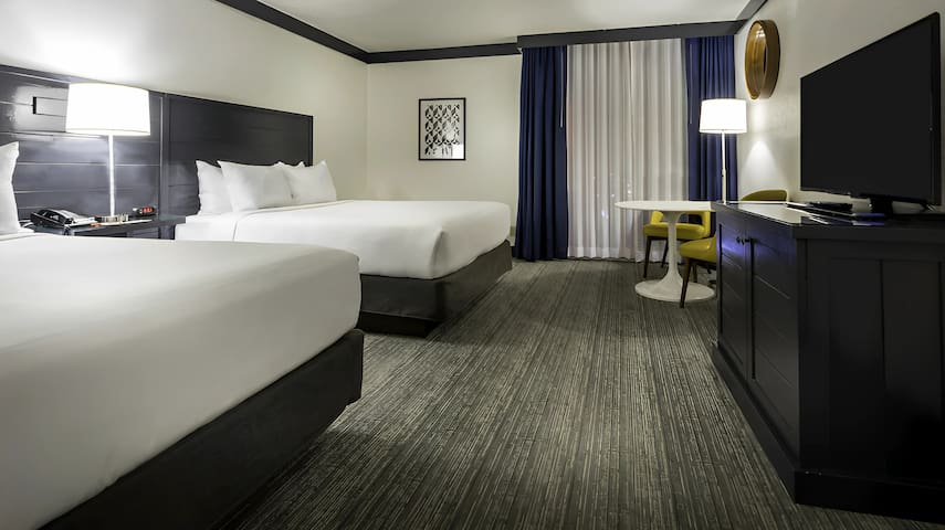 Appealing and Exceptional Suite! With Pool View