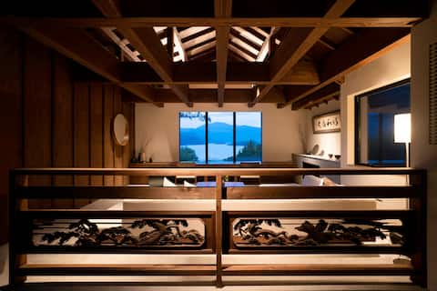 Private villa overlooking the lake/the [] time Fuji [Sauna, BBQ, Theater, Fireplace]