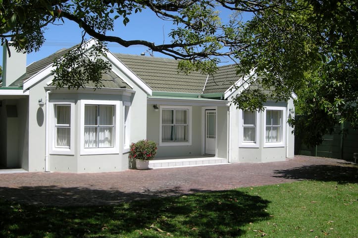 Constantia Cottage