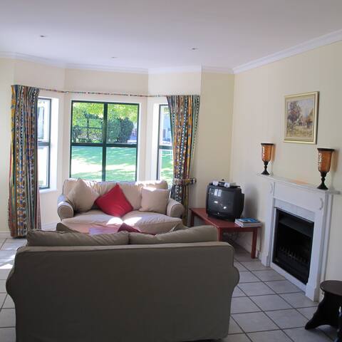 Constantia Cottage gallery image 3