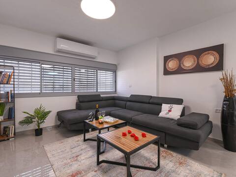 Penthouse Raphael- Stunning apartment with terrace and shelter nearby