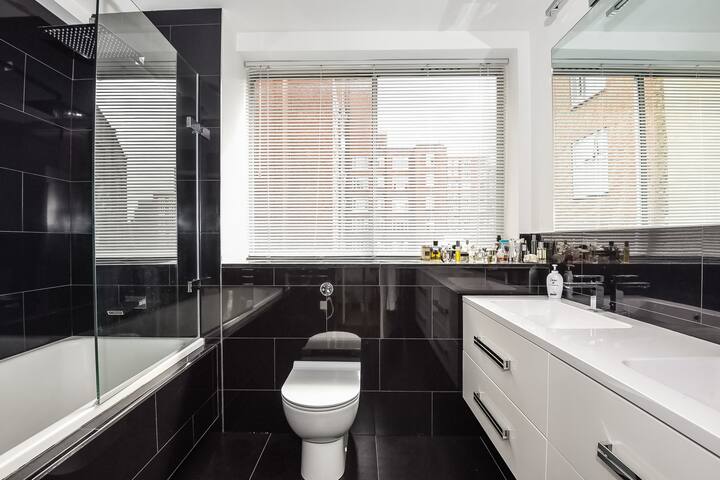 Central London 5BR Luxury House gallery image 4