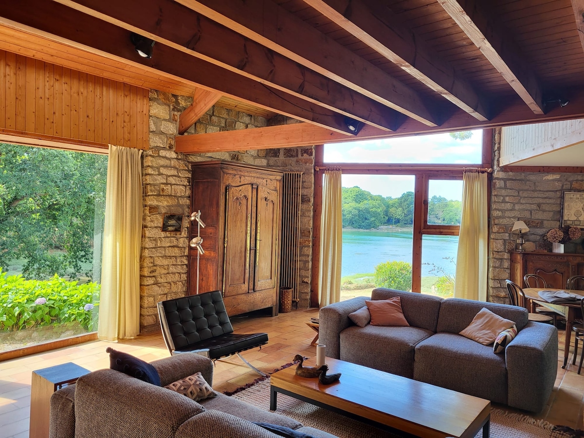 Top performing Airbnb: Large waterfront property in Loctudy