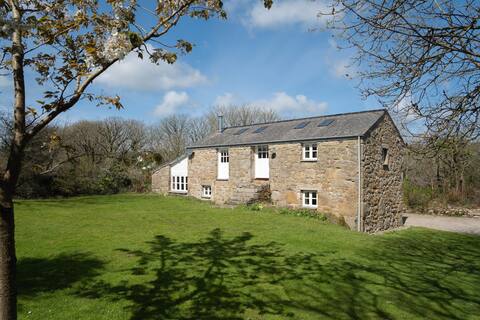 Lisbue Barn - idyllic escape close to beaches