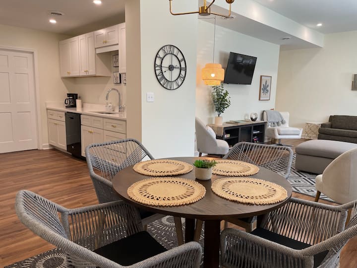 Vibrant Mexico City apartment