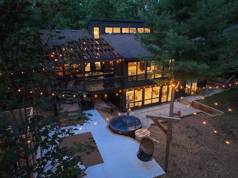 Priolo on the Trail: Japandi Retreat w Nordic Spa