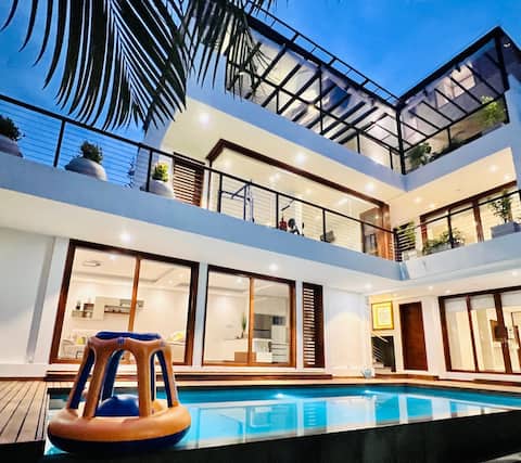 Luxury Smart villa in kandy with pool n jacuzzi