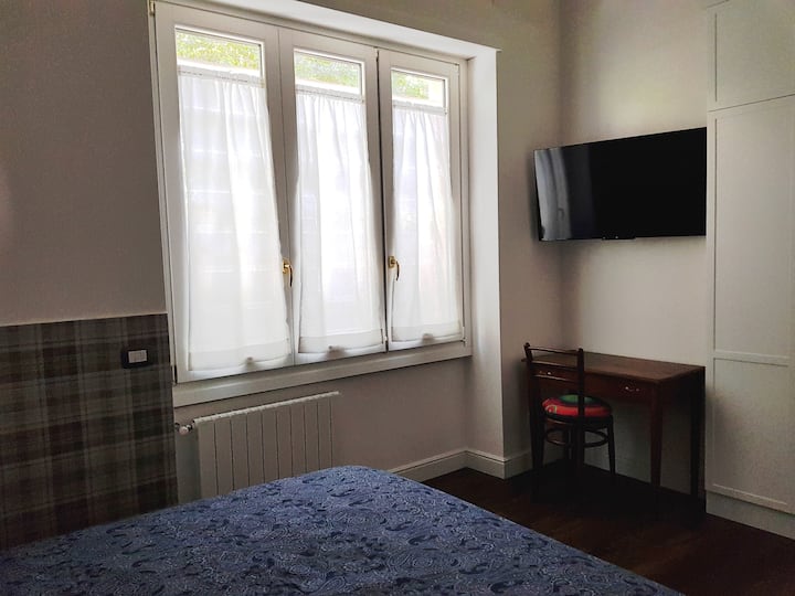 卧室配备笔记本电脑的房源