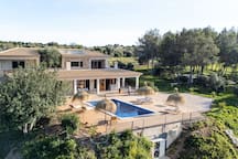 Mallorca Escape: Designer Villa + Pool, Sleeps 12