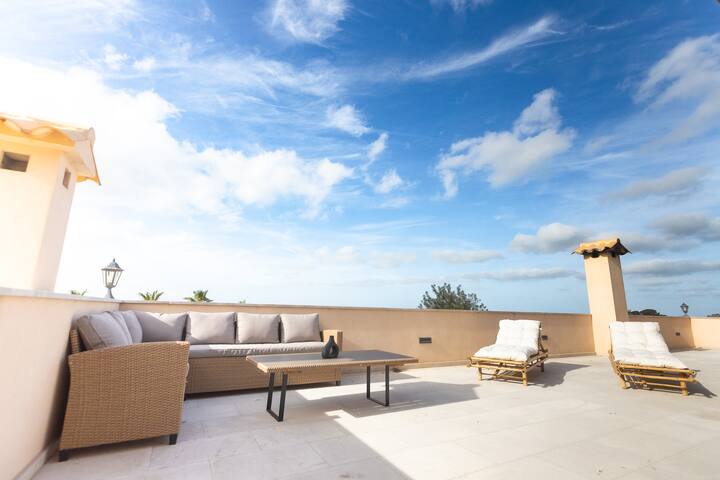 Luxury Villa Sleeps 12, Pool, 15 minutes from Muro gallery image 4