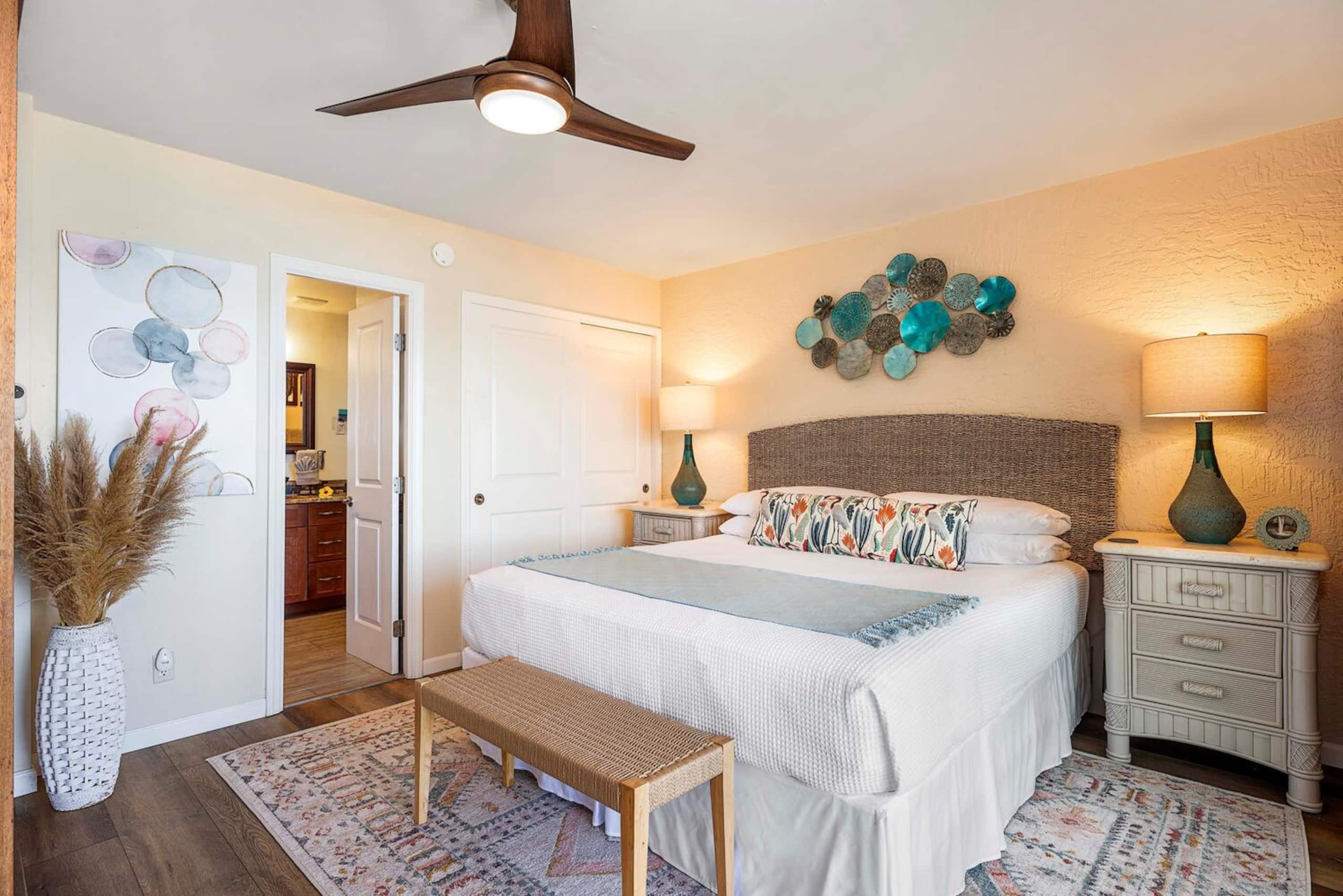 Condo in Kailua-Kona · ★4.91 · 2 bedrooms · 3 beds · 2 baths - Image 15